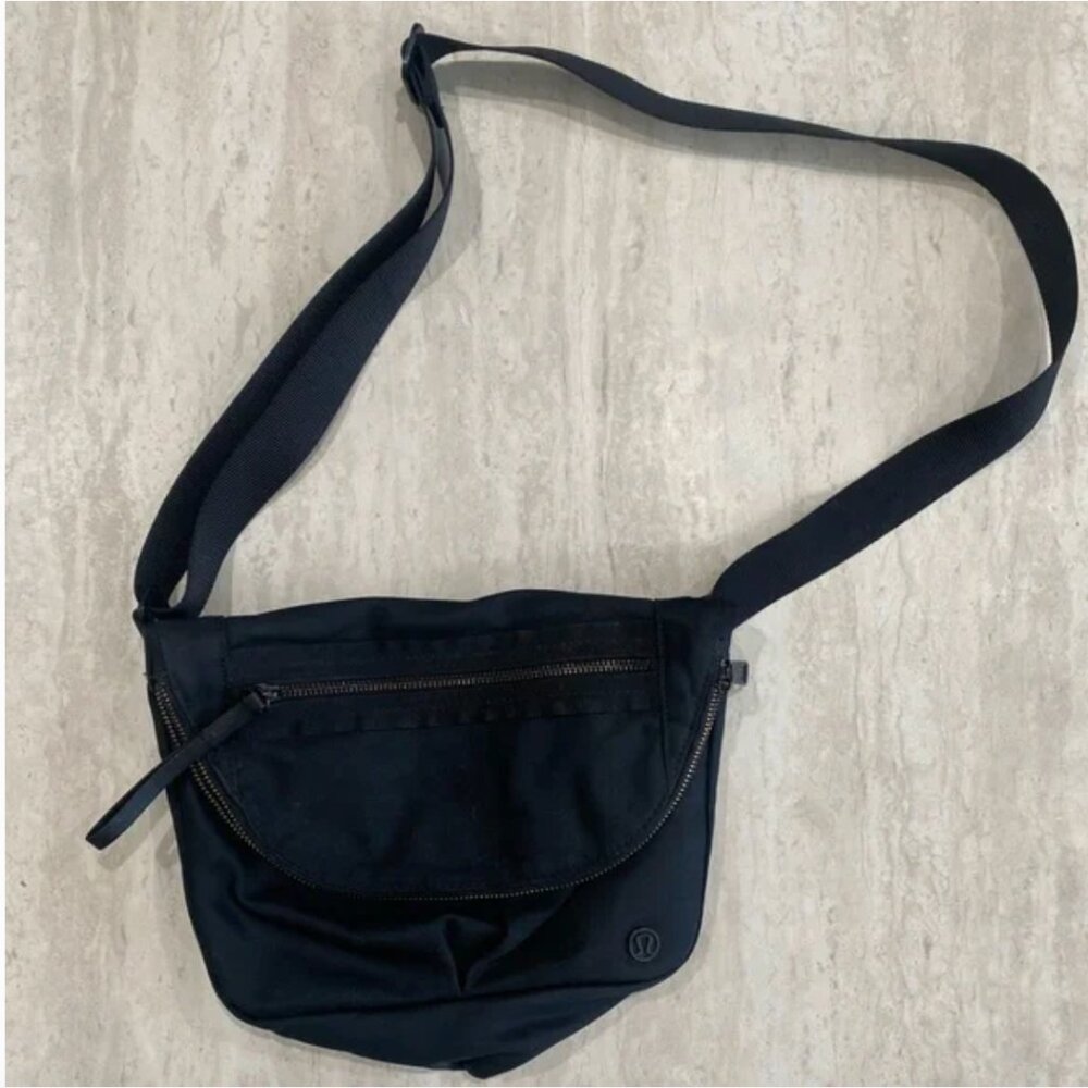 Lululemon Black Festival Crossbody Bag *5L